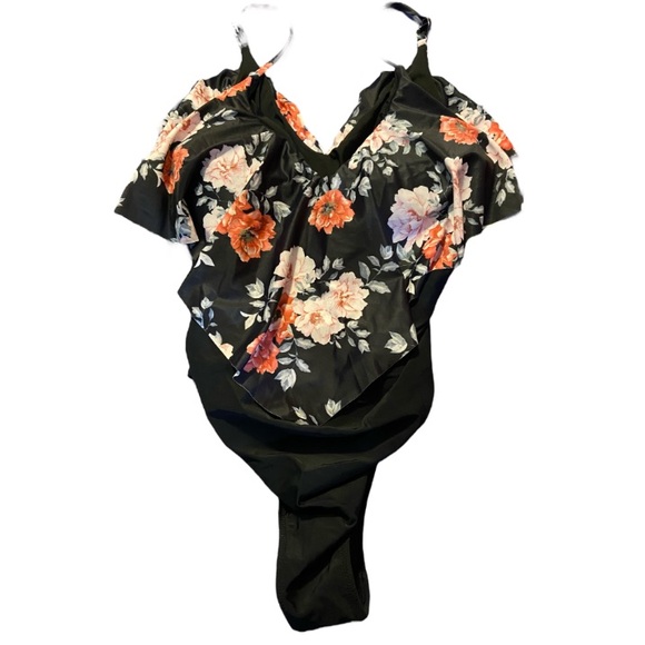 Source Unknown Other - Women’s bathing suit Size XXL One Piece 
Convertible fit Padded top NWOT